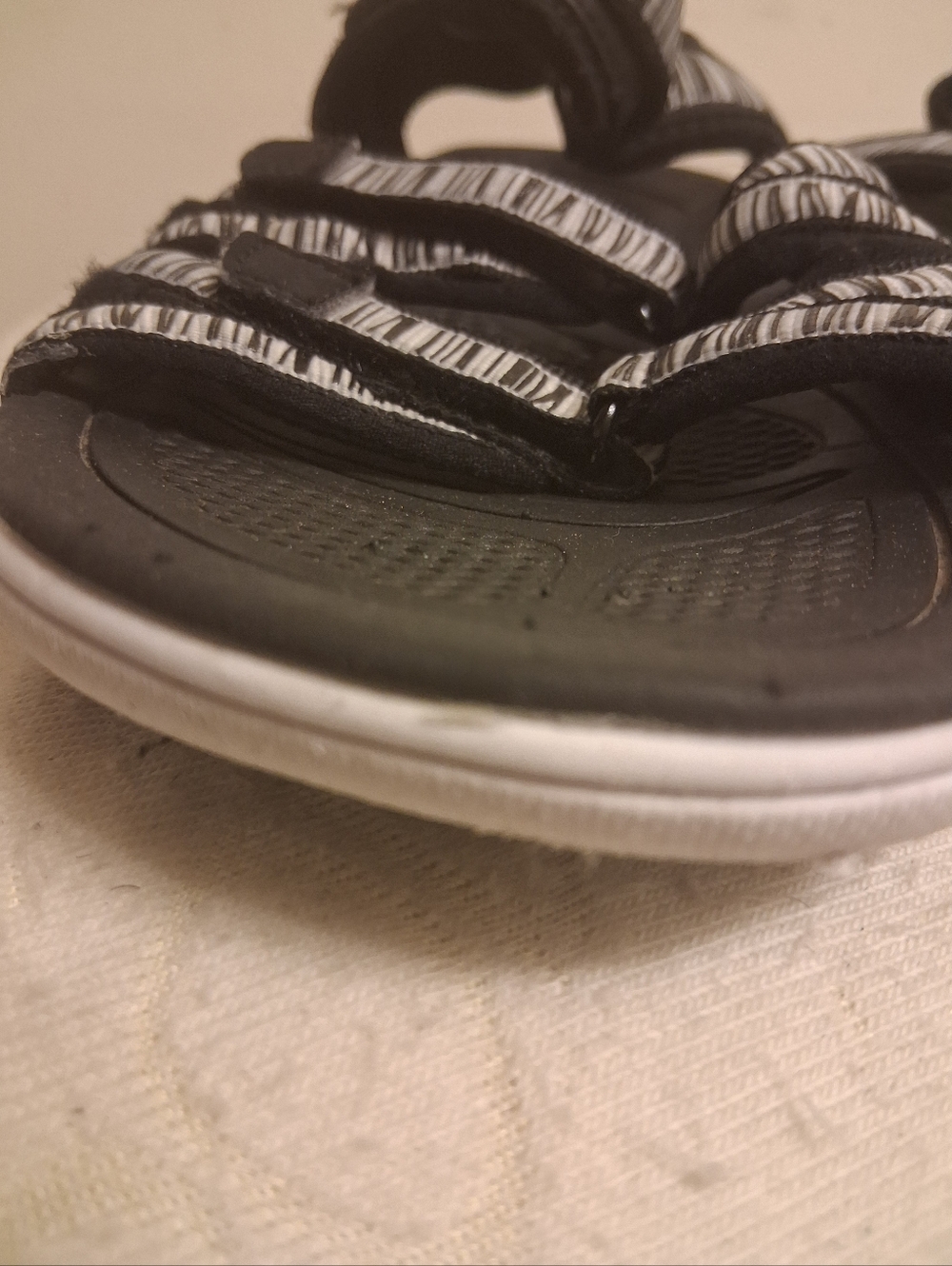 Womens RYKA  Black & White Striped Sport Sandals Size 9W - Picture 5 of 15